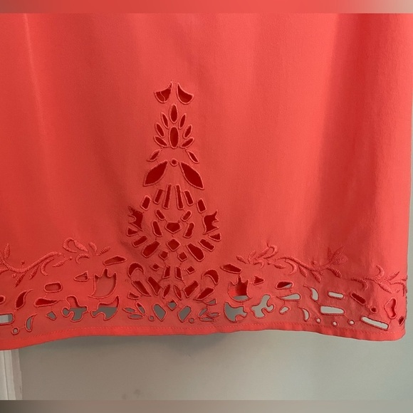 Cynthia Rowley M 100% silk Eyelet top Rich Coral EUC back key hole hook closure - Picture 8 of 9